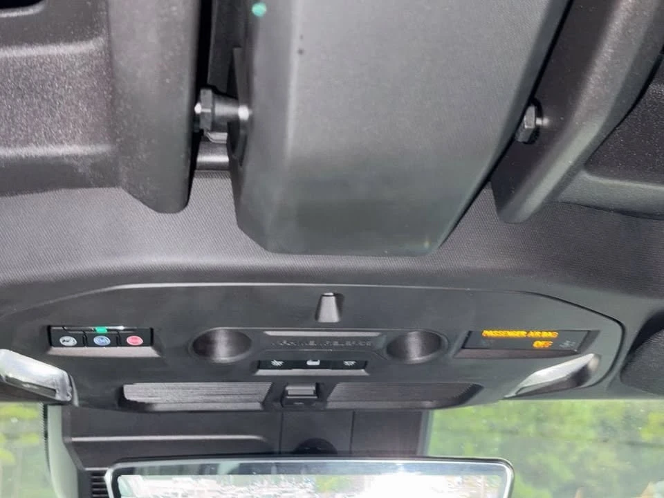 2025 GMC Hummer EV - Image 19 of 20