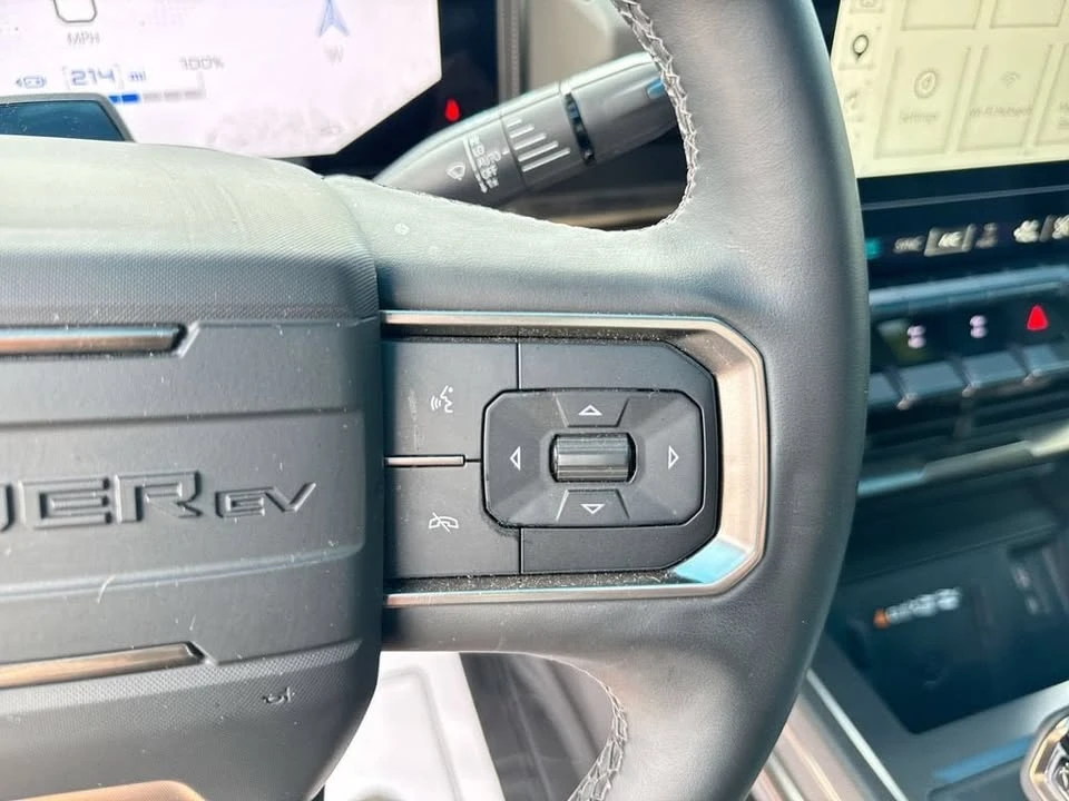 2025 GMC Hummer EV - Image 17 of 20