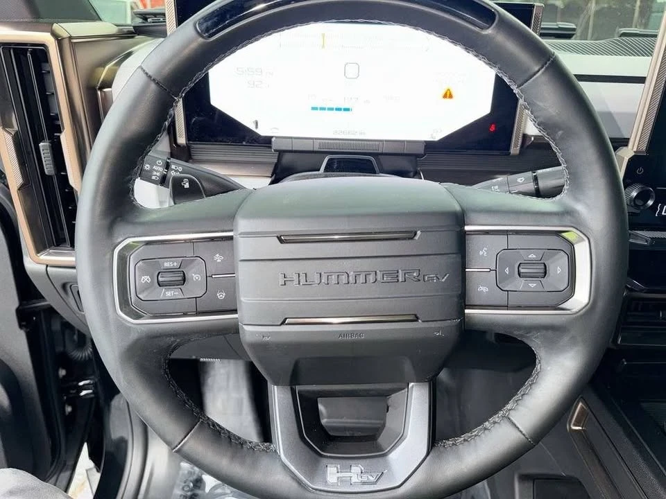 2025 GMC Hummer EV - Image 16 of 20