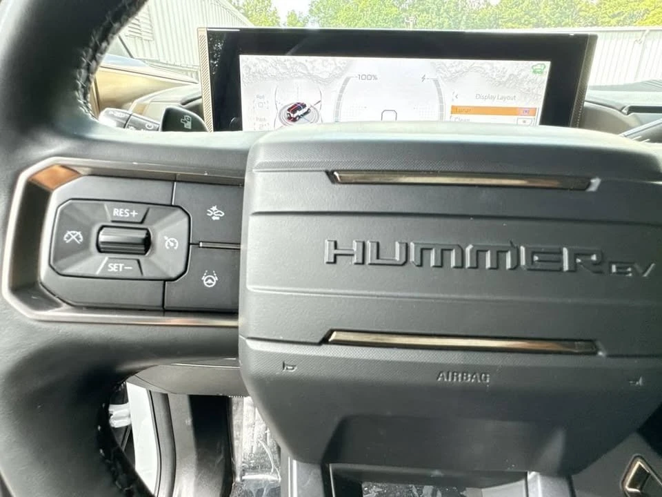 2025 GMC Hummer EV - Image 16 of 20