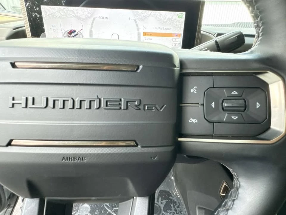2025 GMC Hummer EV - Image 17 of 20