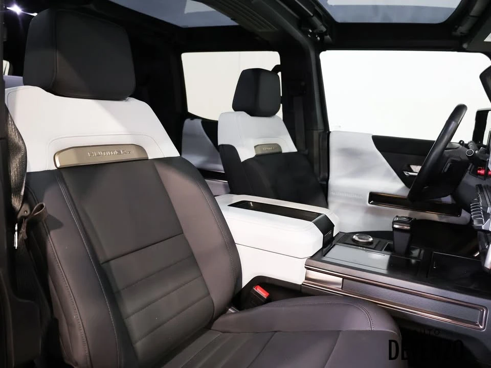 2025 GMC Hummer EV - Image 8 of 20