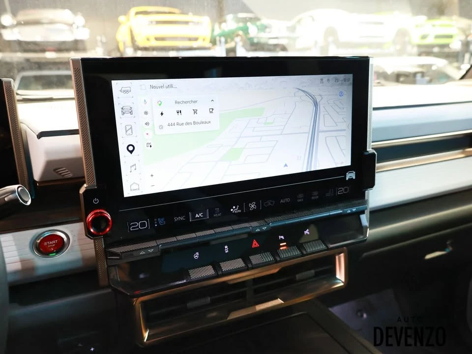 2025 GMC Hummer EV - Image 18 of 20