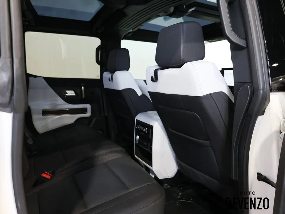 2025 GMC Hummer EV - Image 9 of 20