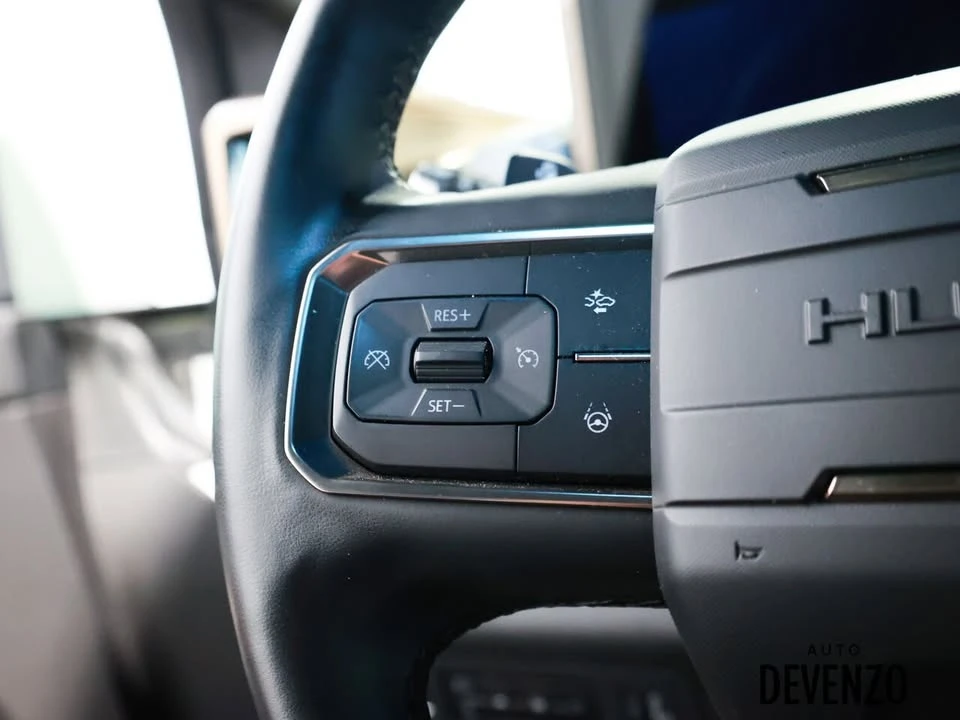 2025 GMC Hummer EV - Image 16 of 20