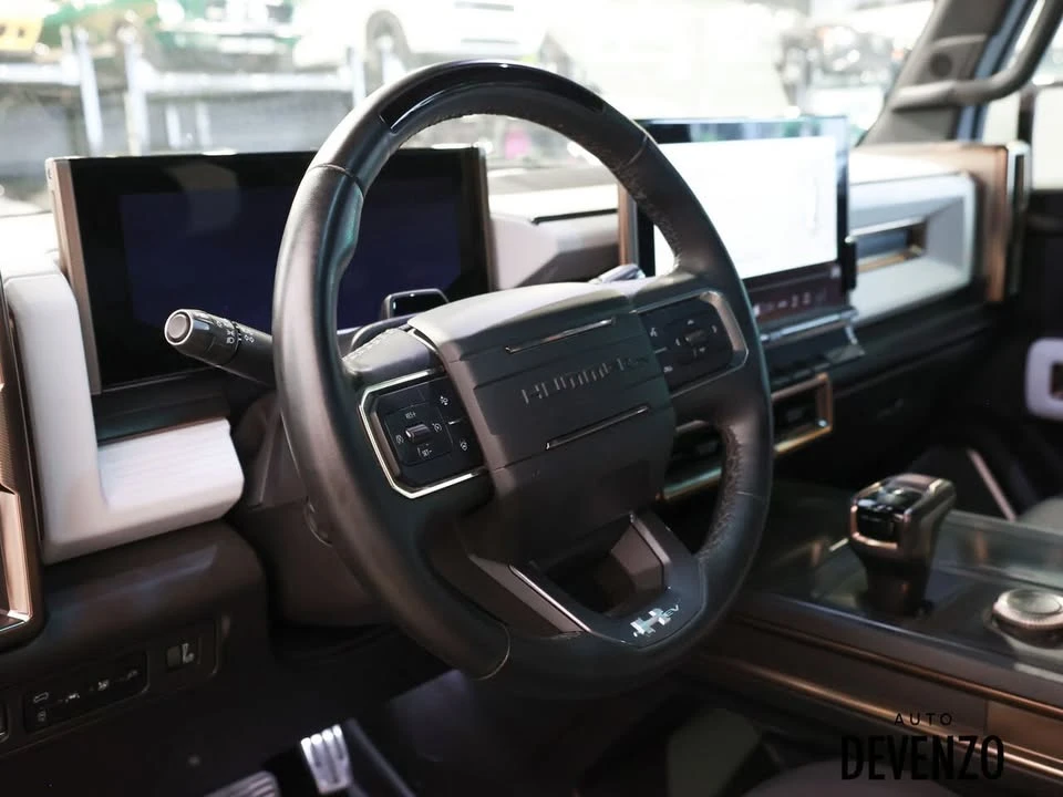 2025 GMC Hummer EV - Image 14 of 20