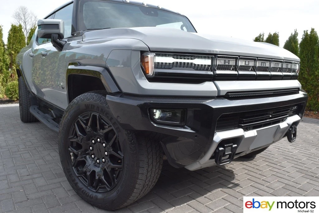 2025 GMC Hummer EV - Image 2 of 24
