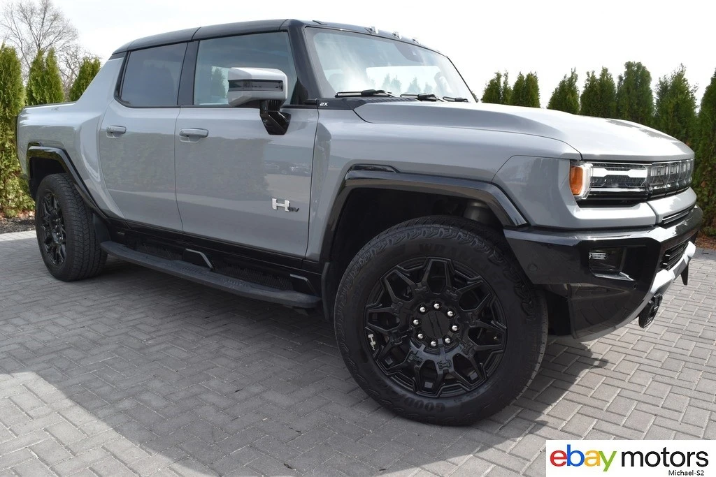 2025 GMC Hummer EV - Image 3 of 24