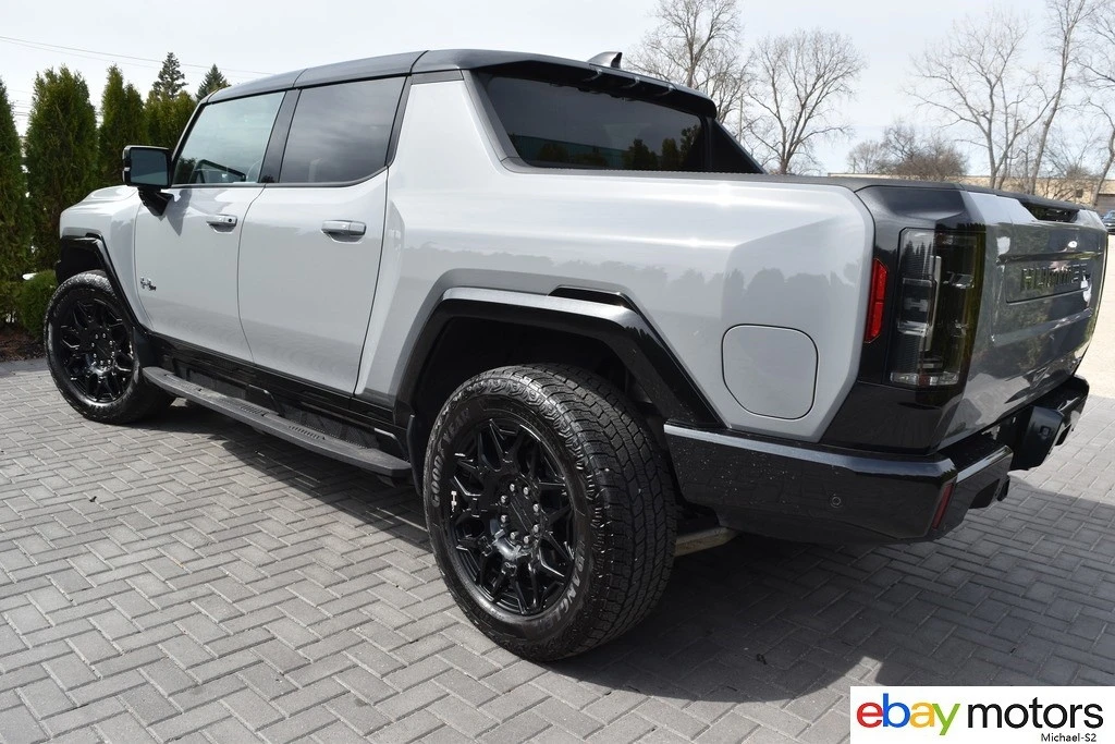 2025 GMC Hummer EV - Image 8 of 24