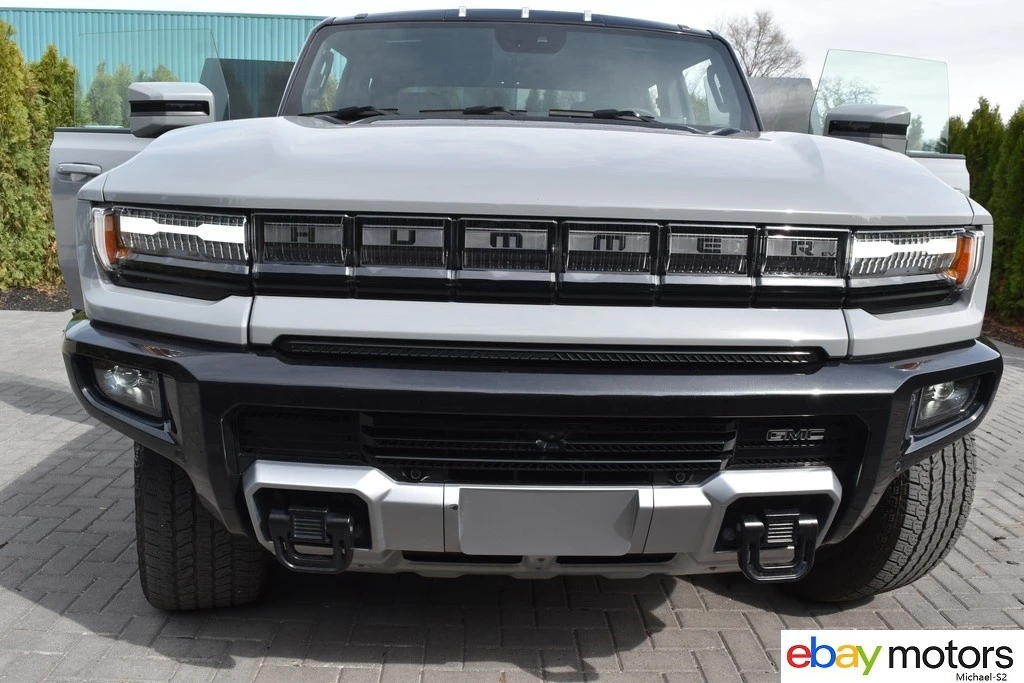 2025 GMC Hummer EV - Image 21 of 24