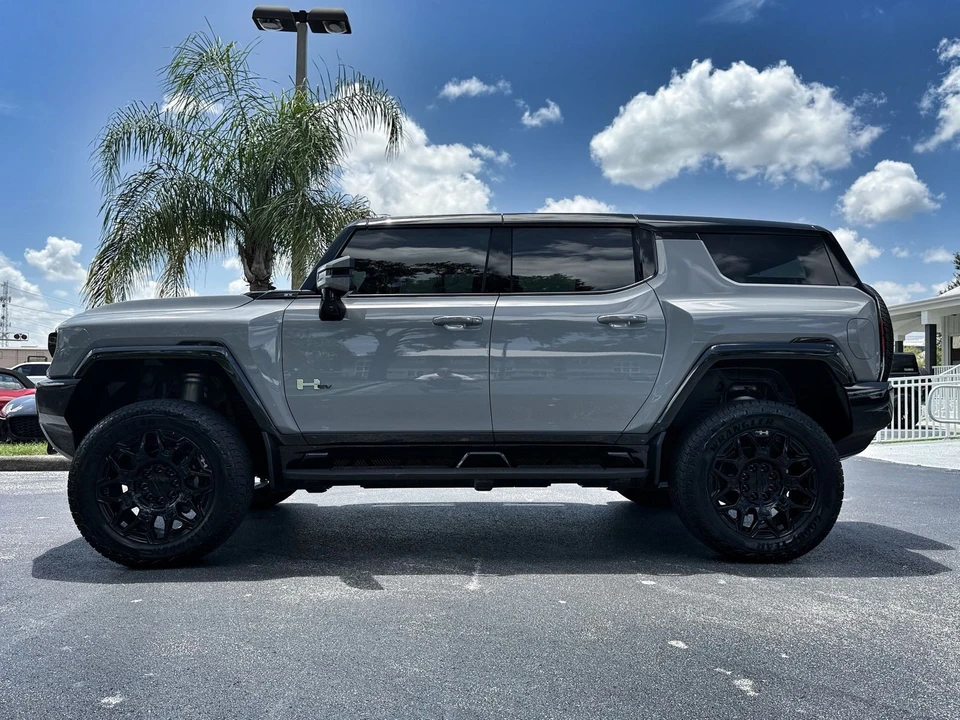 2025 GMC Hummer EV - Image 3 of 12