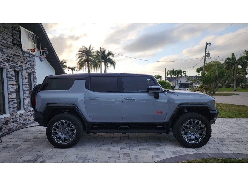 2025 GMC Hummer EV - Image 4 of 6