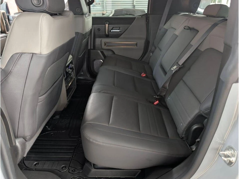 2025 GMC Hummer EV - Image 12 of 20