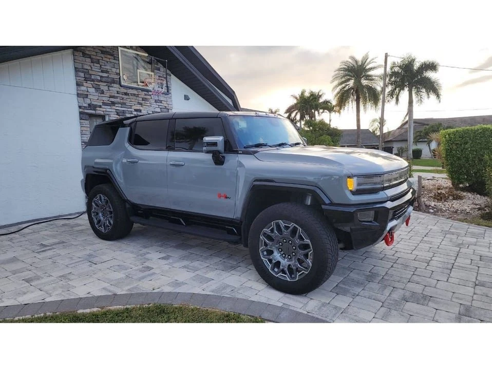 2025 GMC Hummer EV - Image 4 of 20