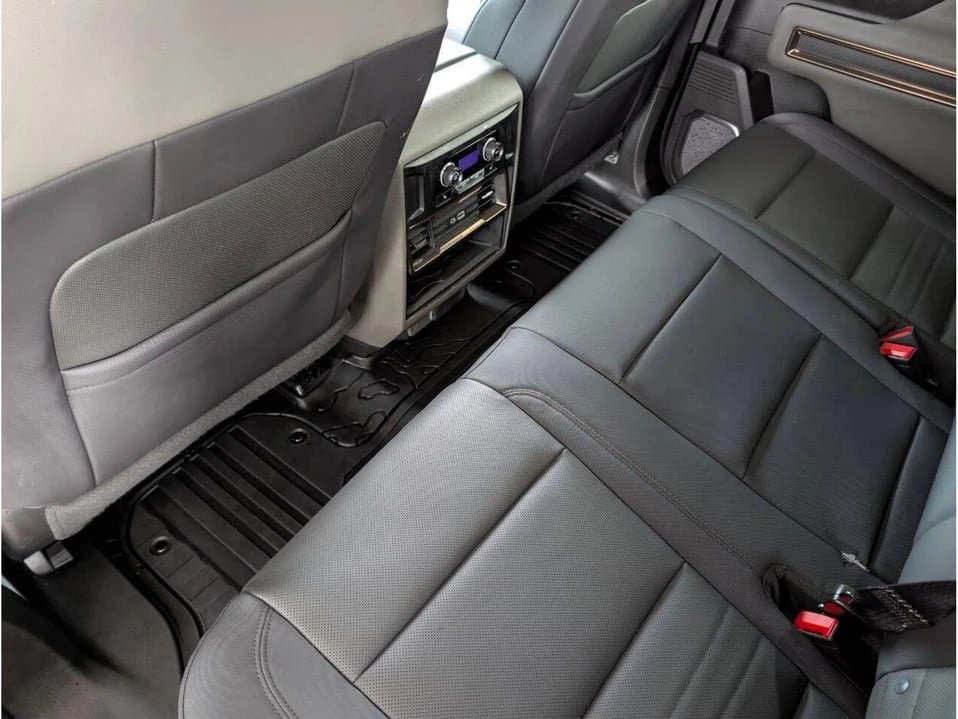 2025 GMC Hummer EV - Image 13 of 20
