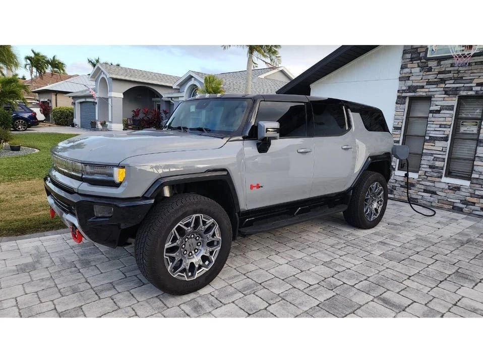 2025 GMC Hummer EV - Image 2 of 20