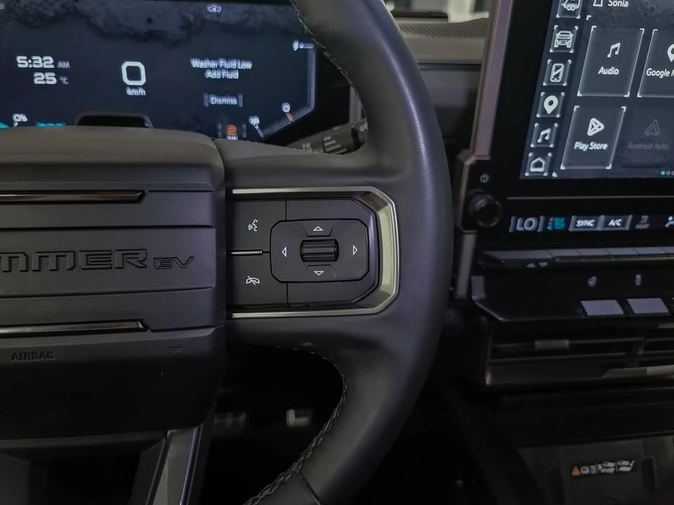 2025 GMC Hummer EV - Image 12 of 20