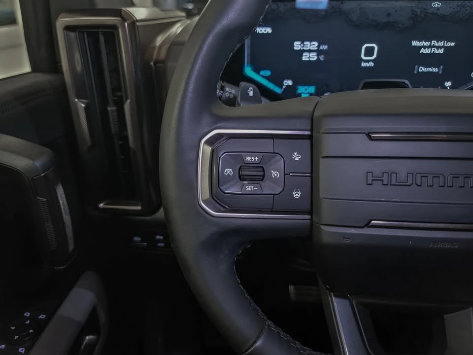 2025 GMC Hummer EV - Image 13 of 20