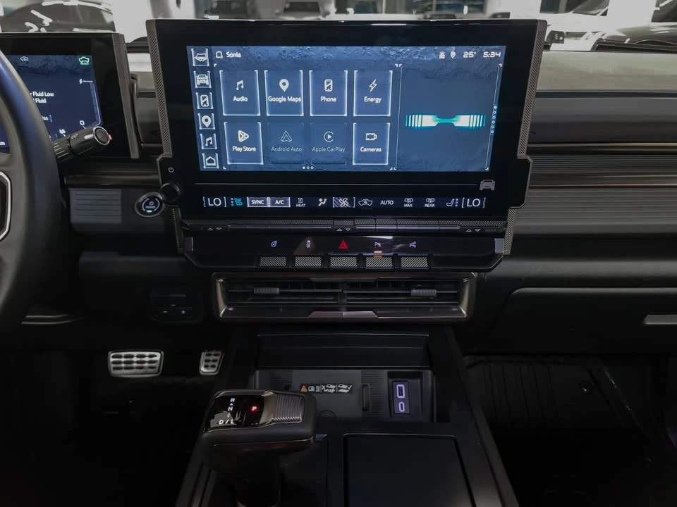 2025 GMC Hummer EV - Image 15 of 20