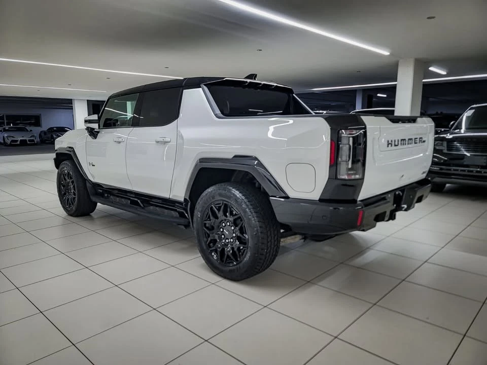 2025 GMC Hummer EV - Image 4 of 20