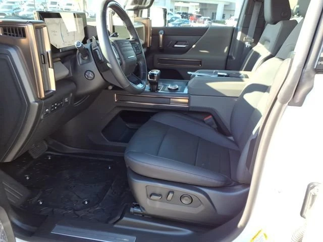2025 GMC Hummer EV - Image 7 of 12