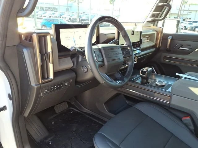 2025 GMC Hummer EV - Image 8 of 12