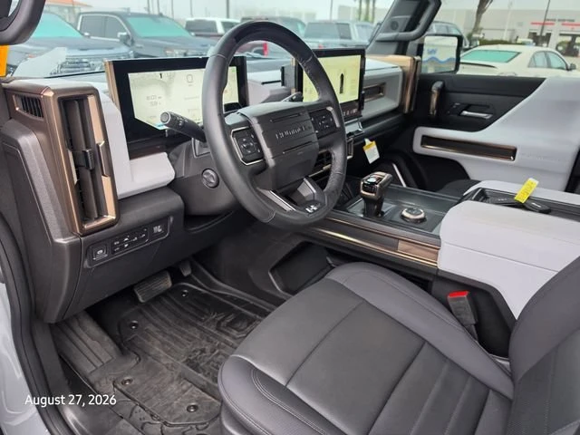 2025 GMC Hummer EV - Image 19 of 20