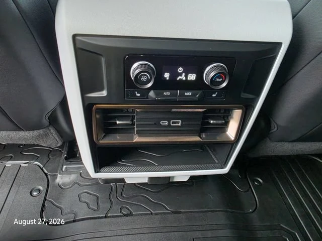 2025 GMC Hummer EV - Image 16 of 20
