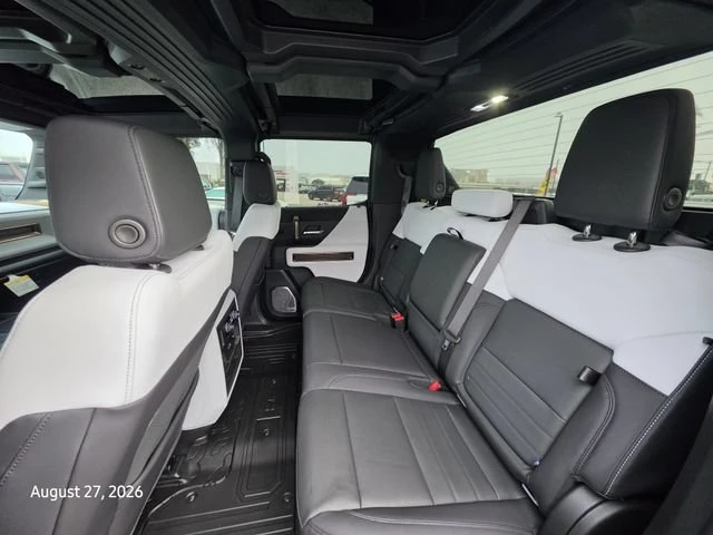 2025 GMC Hummer EV - Image 15 of 20