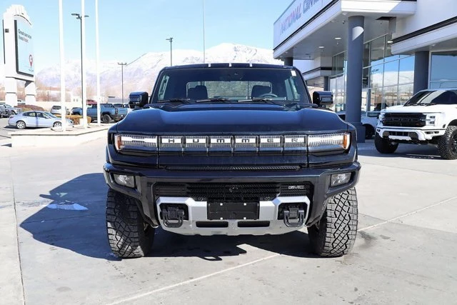 2025 GMC Hummer EV - Image 9 of 20