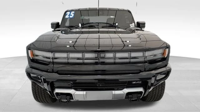 2025 GMC Hummer EV - Image 8 of 20