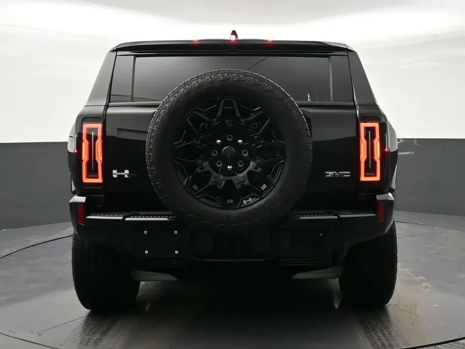 2025 GMC Hummer EV - Image 5 of 19