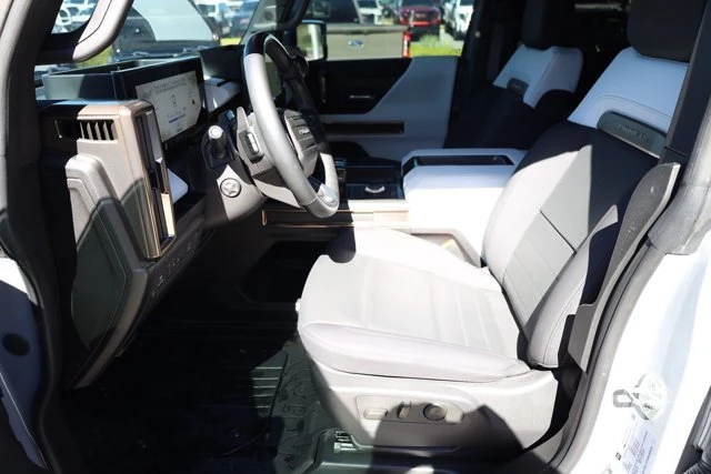 2025 GMC Hummer EV - Image 11 of 20
