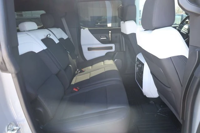 2025 GMC Hummer EV - Image 18 of 20