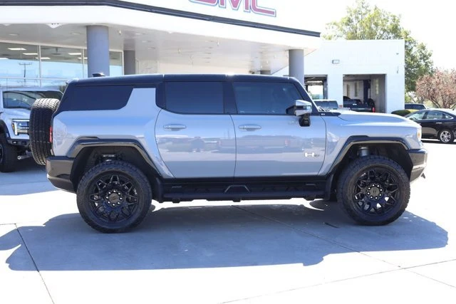 2025 GMC Hummer EV - Image 7 of 20