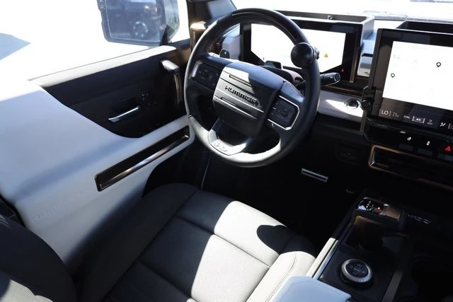 2025 GMC Hummer EV - Image 20 of 20