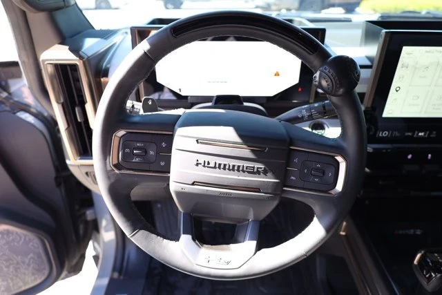 2025 GMC Hummer EV - Image 13 of 20
