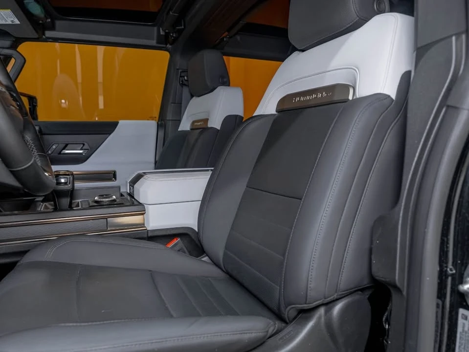 2025 GMC Hummer EV - Image 11 of 20