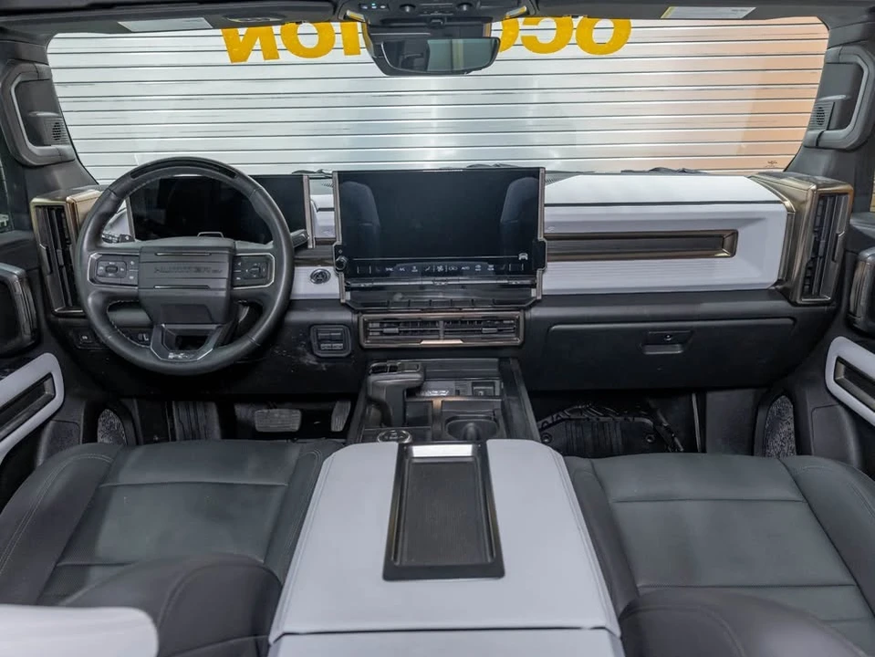 2025 GMC Hummer EV - Image 12 of 20