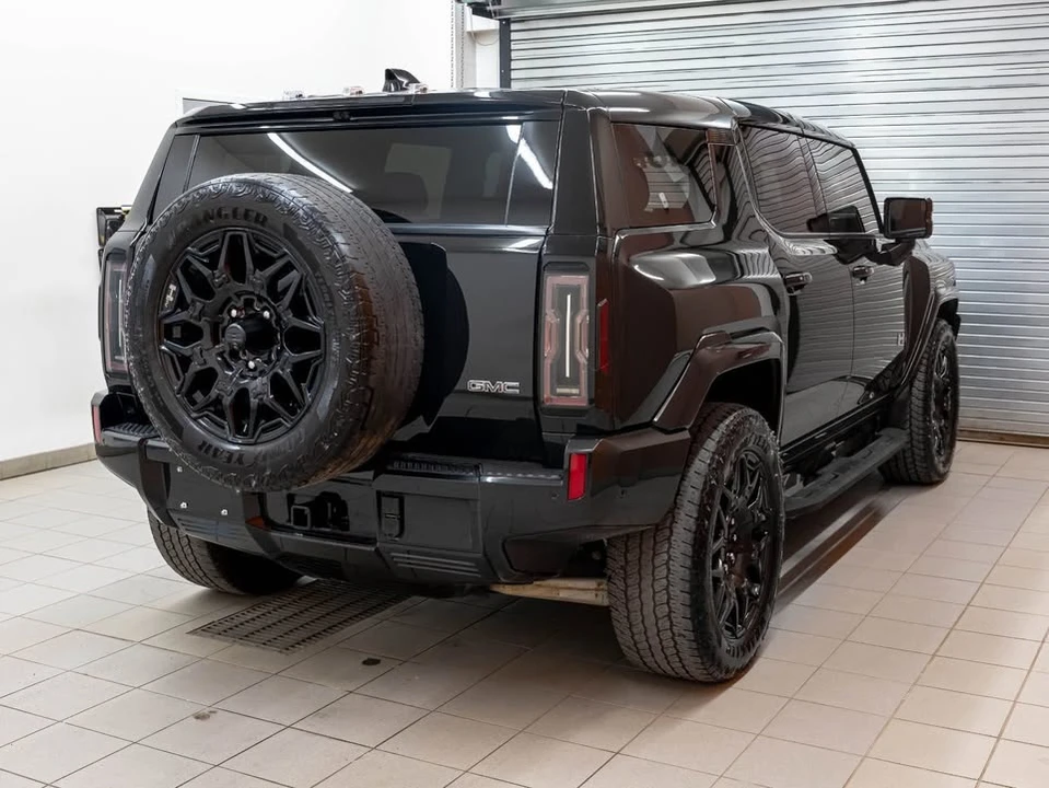 2025 GMC Hummer EV - Image 9 of 20