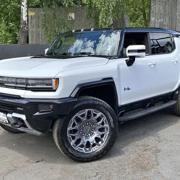 2025 GMC HUMMER EV SUV 3X 9K miles