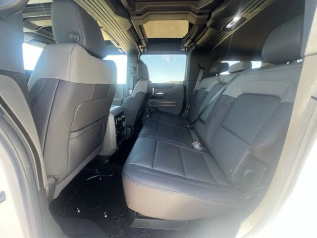 2025 GMC Hummer EV - Image 13 of 20