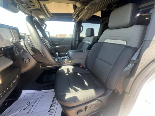 2025 GMC Hummer EV - Image 10 of 20