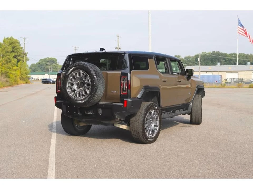 2025 GMC Hummer EV - Image 7 of 20