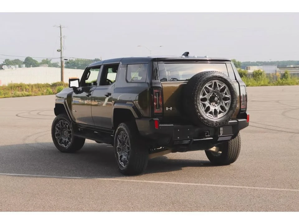 2025 GMC Hummer EV - Image 5 of 20