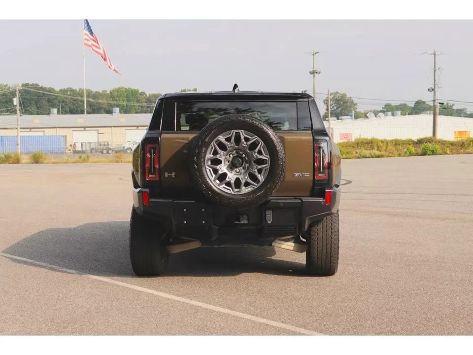 2025 GMC Hummer EV - Image 6 of 20