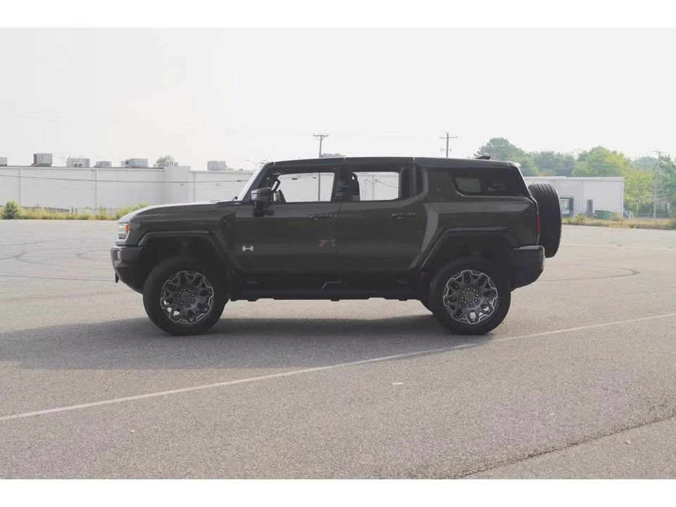 2025 GMC Hummer EV - Image 4 of 20