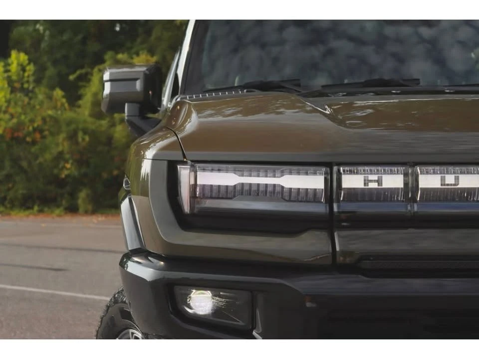 2025 GMC Hummer EV - Image 12 of 20