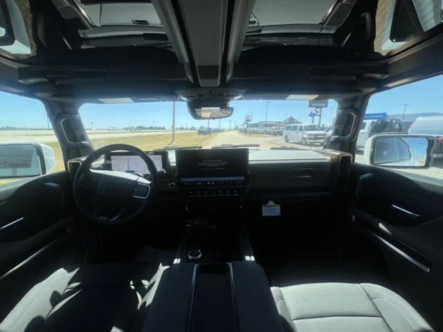 2025 GMC Hummer EV - Image 14 of 20