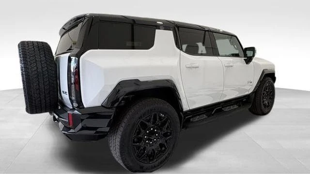 2025 GMC Hummer EV - Image 8 of 20